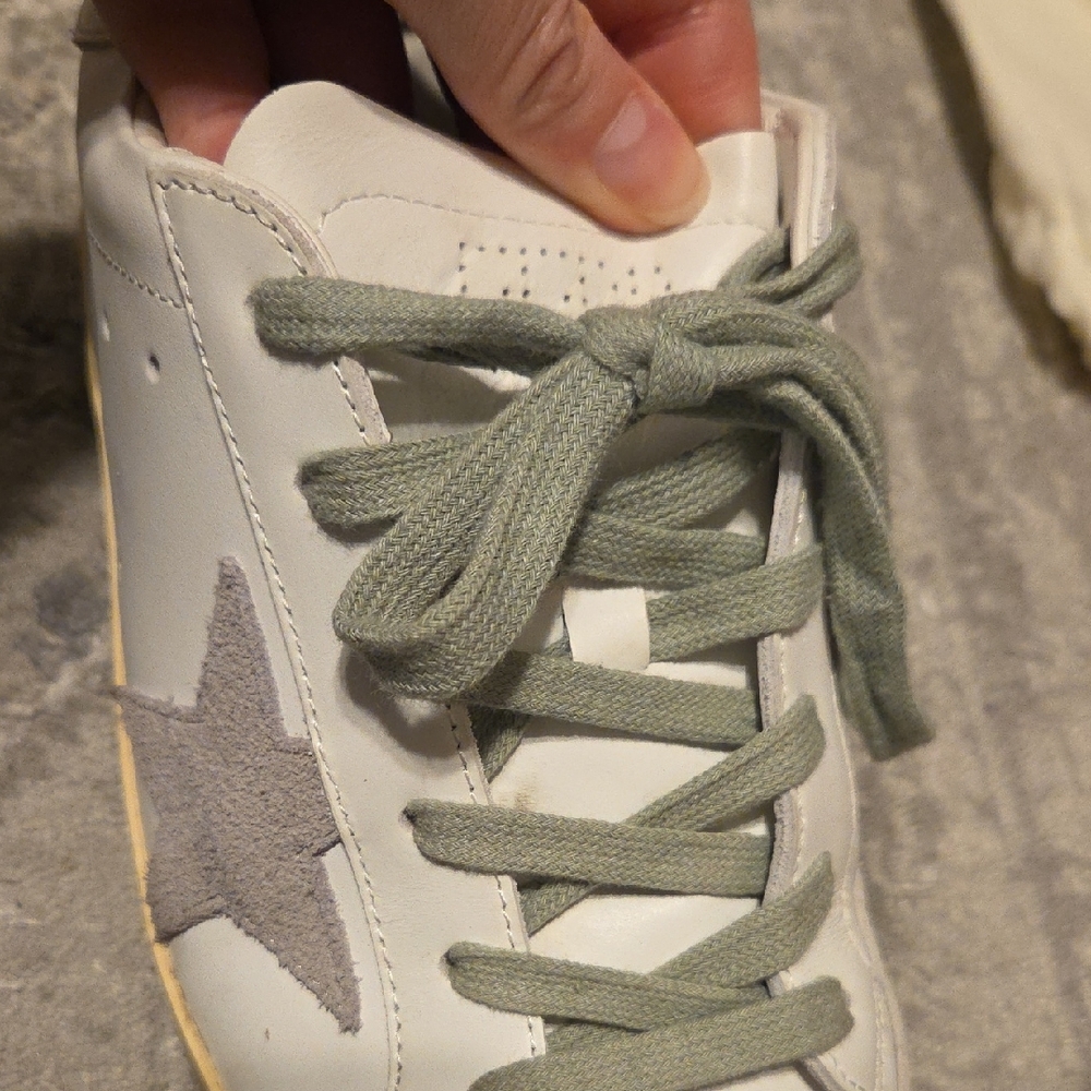 Golden Goose Sneakers with Grey Laces and Star Design - Picture 6 of 6